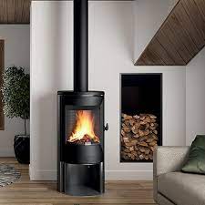 Купить Печь-камин Invicta Poele Neosen Etanche в интерьере чугунная в Слониме в Слониме