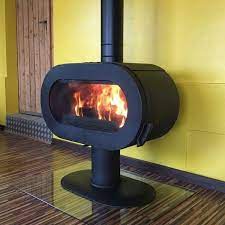 Купить Печь-камин Invicta Fifty Sur Pied в интерьере чугунная в Слониме в Слониме