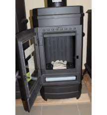 Печь-камин чугунный Invicta Remilly в интерьере Амазонка бай фото в Слониме