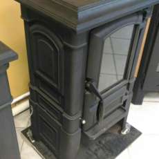 Печь-камин чугунный FireWay Bruno в интерьере чёрный Амазонка бай фото в Слониме