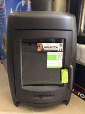 Печь-камин чугунный Invicta La Borne 2 в интерьере Амазонка бай фото в Слониме