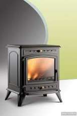 Печь-камин чугунный Invicta Altea в интерьере Амазонка бай фото в Слониме