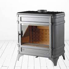 Печь-камин чугунный Invicta Siam в интерьере Амазонка бай фото в Слониме