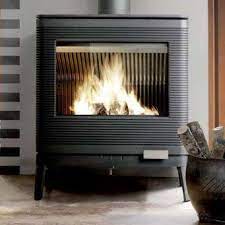 Печь-камин чугунный Invicta Kazan в интерьере Амазонка бай фото в Слониме