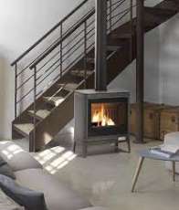 Печь-камин чугунный Invicta Kazan в интерьере Амазонка бай фото в Слониме