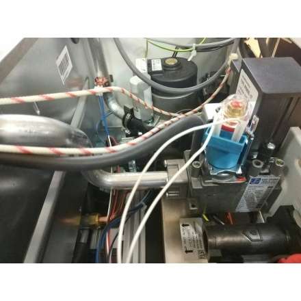 Газовый котел Ariston CARES X 18 FF NG в Слониме